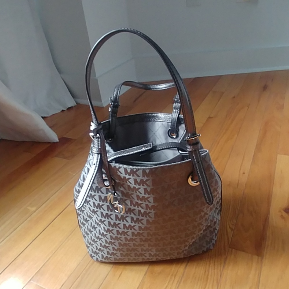 Michael Kors Logo Bag